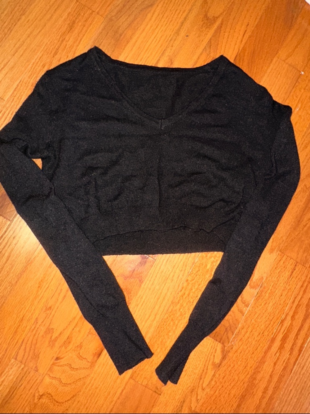 SHEIN Black Long Sleeve V-Neck Cropped Top